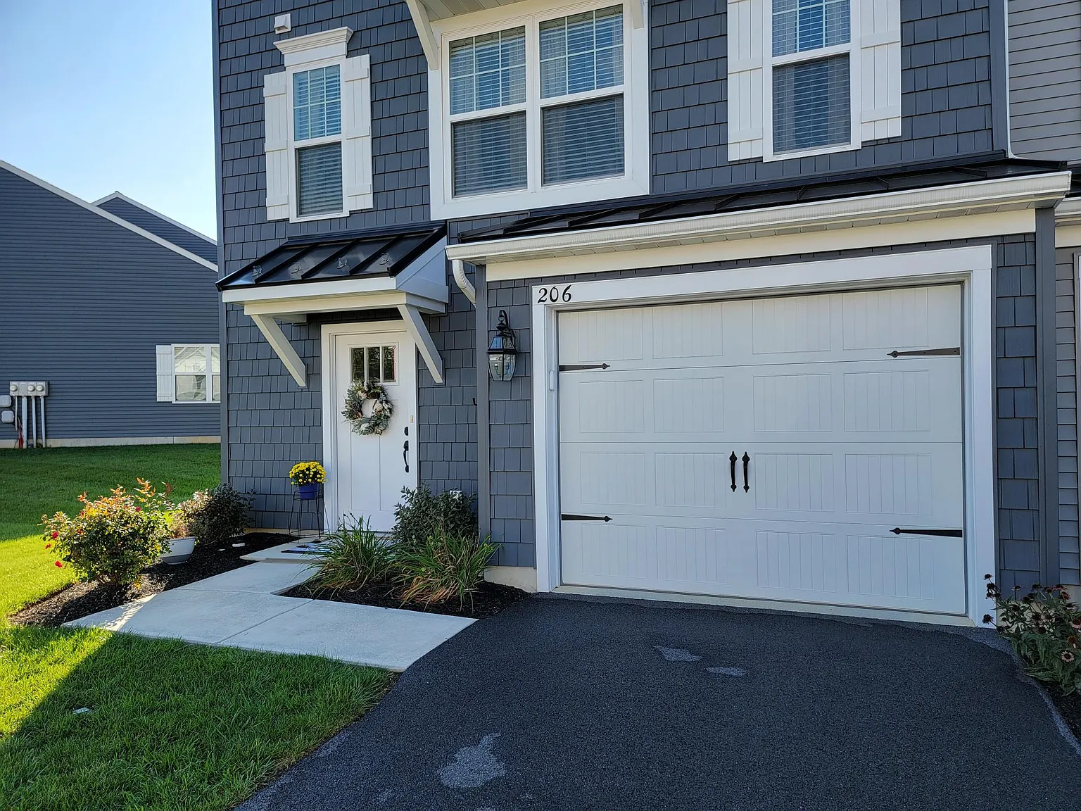 3 bed, 2.5 bath, 1401 sqft, $1,950 — Photo 3