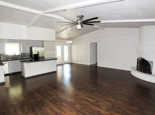 106 Fairway Dr E, Lindale, TX 75771