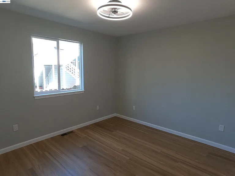 720 Foothill Blvd — Photo 16