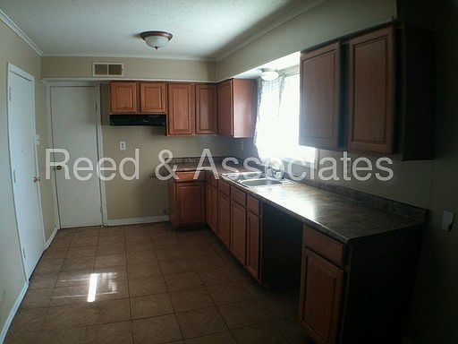 5th image of 727 Bonwood Ave