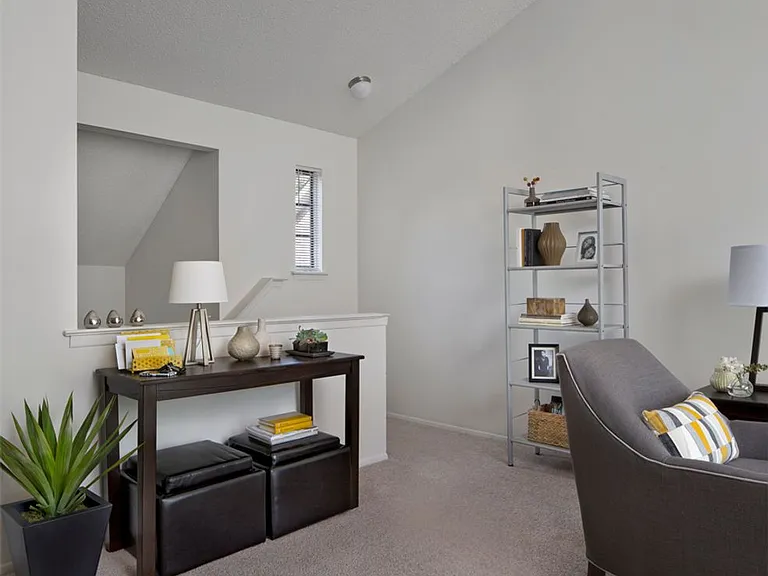 Plymouth Woods Apartments — Photo 5