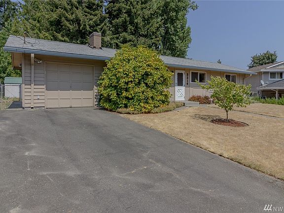 2nd image of 3214 S 142nd Pl