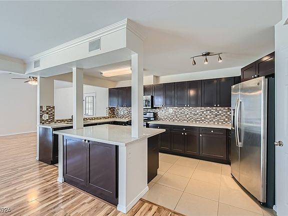 3rd image of 6409 Gunderson Blvd