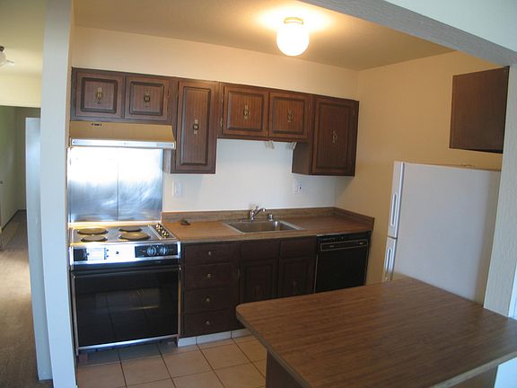 3rd image of 100 Portola Dr APT 13