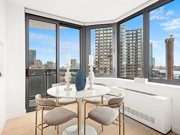 4th image of 500 W 43rd St #34AF