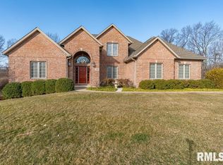 124 Oakridge Ct, East Peoria, IL 61611