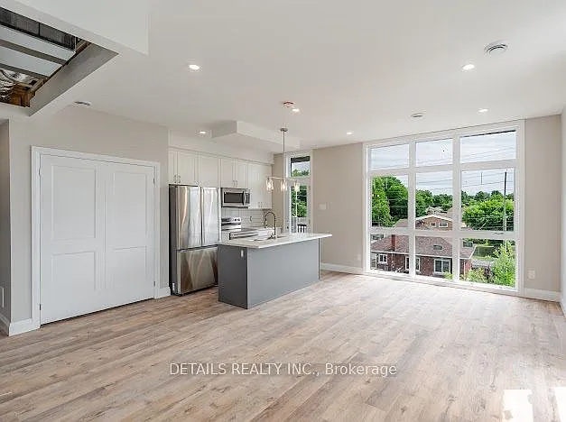 659 Donat St #201 — Photo 8
