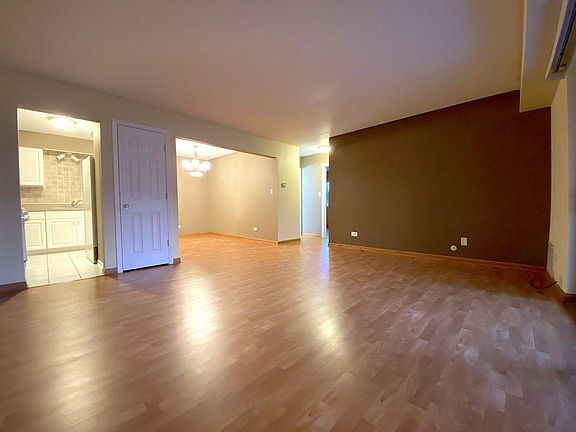 3rd image of 5710 S Archer Ave APT 3B