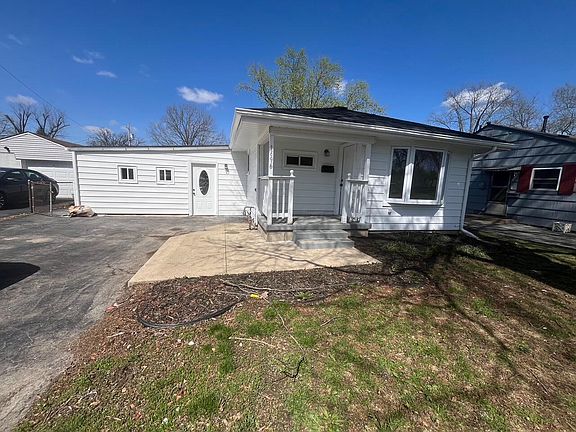 2nd image of 1696 Rosemont Ave