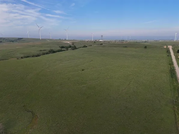 2210 Hawk Rd, Aurora, KS 67417