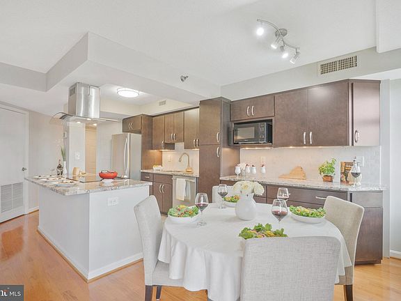 2nd image of 2400 Clarendon Blvd APT 904