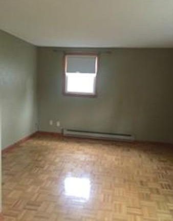 2nd image of 164 Essex St #2