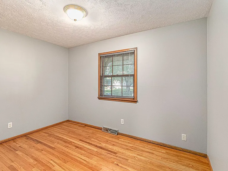 7208 Pine Dr — Photo 9