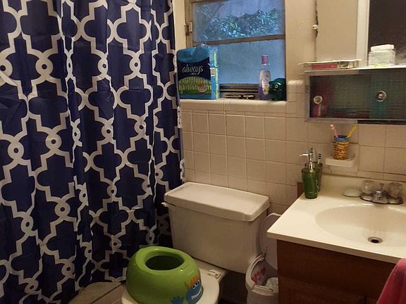 3rd image of 7916 Mendoza Dr