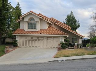 22120 Grovepark Dr, Santa Clarita, CA 91350