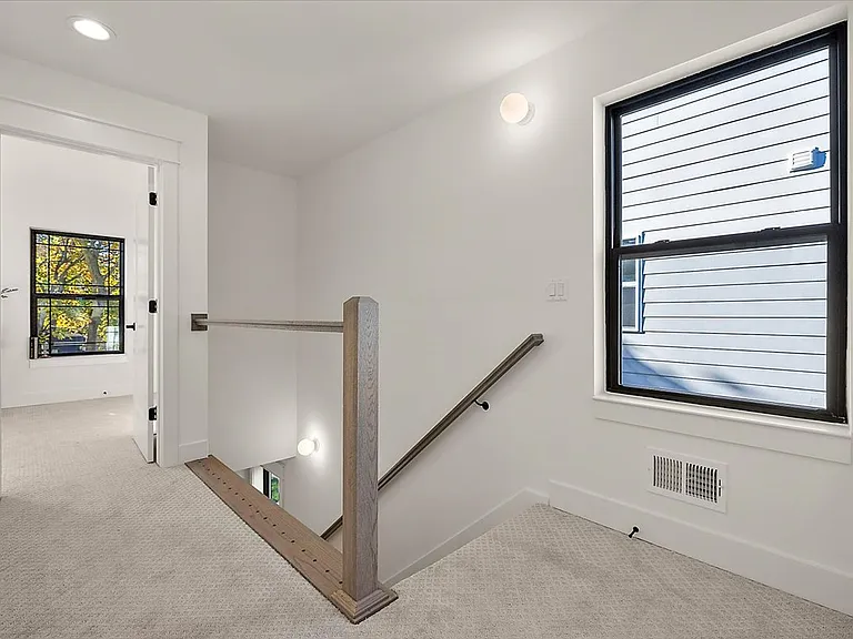 1742 Fischer St — Photo 19