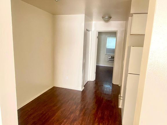 4th image of 776 Wells St APT 1