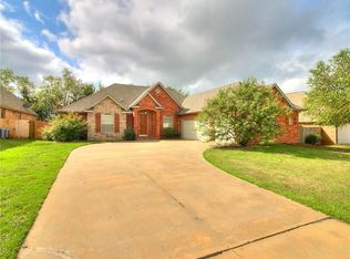 3212 Summit Bnd, Norman, OK 73071