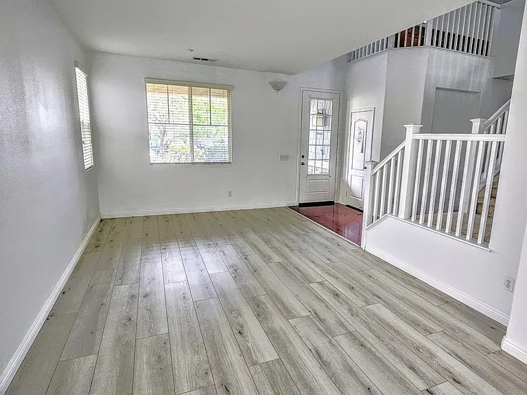 6964 San Bruno Ct — Photo 5