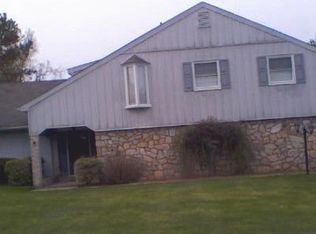 102 Buckshire Dr, Holland, PA