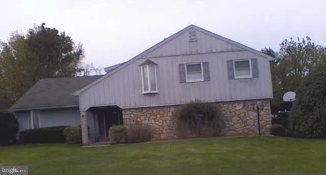 102 Buckshire Dr photo 1