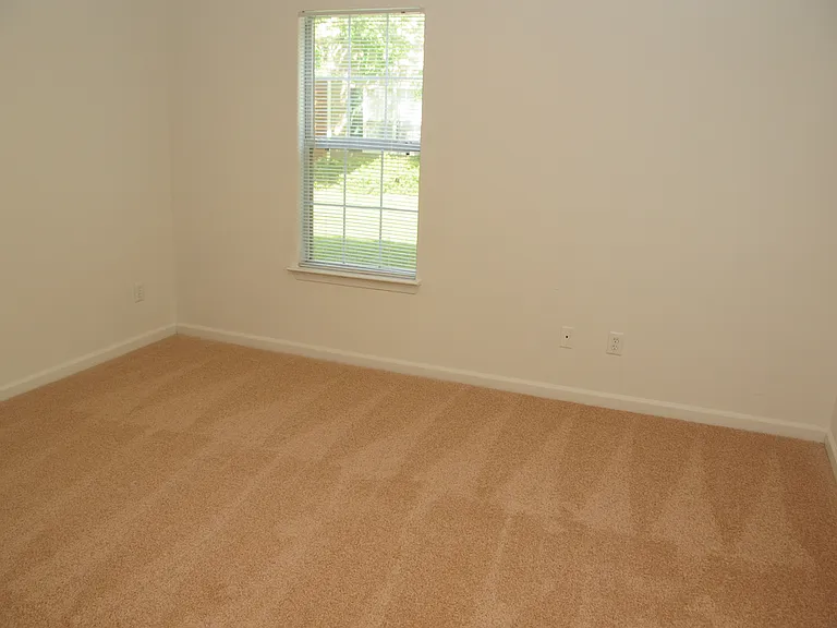 Crestview Apartments — Photo 36