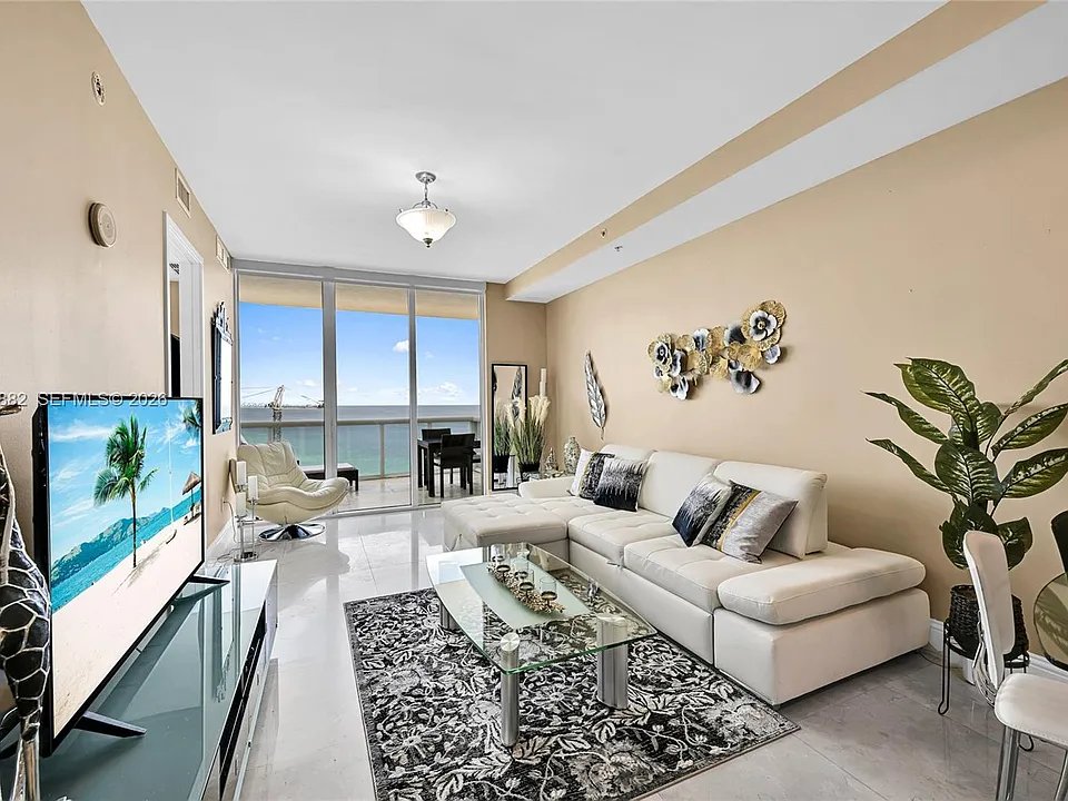 18201 Collins Ave #4102