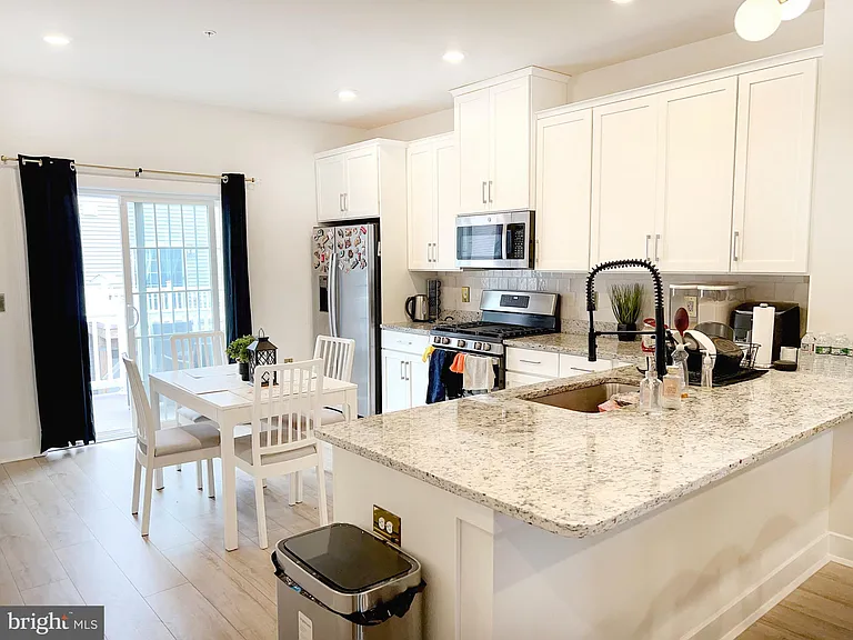 109 King St — Photo 10