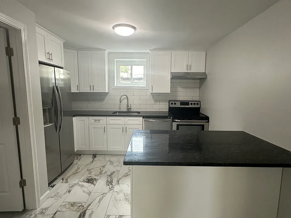 52 Maple Ave #3