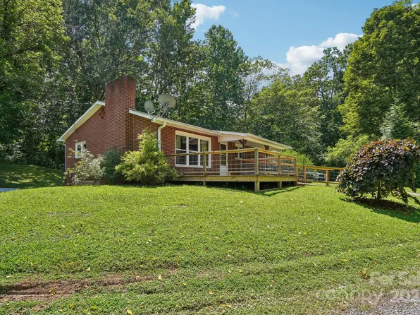 623 Edwards Cove Rd, Waynesville, NC 28786