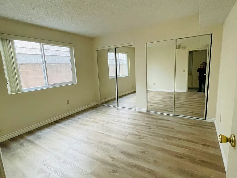 21340 Parthenia St #212 — Photo 7