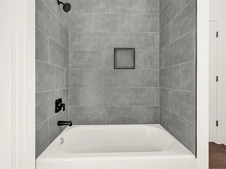 418 Clinton Park St #1 — Photo 15