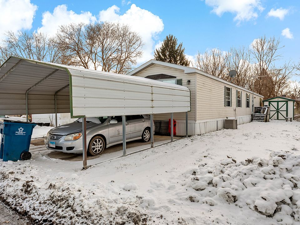 1st image of 61 Ellen Dr