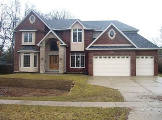 919 Arbor Ct, Wheaton, IL 60189