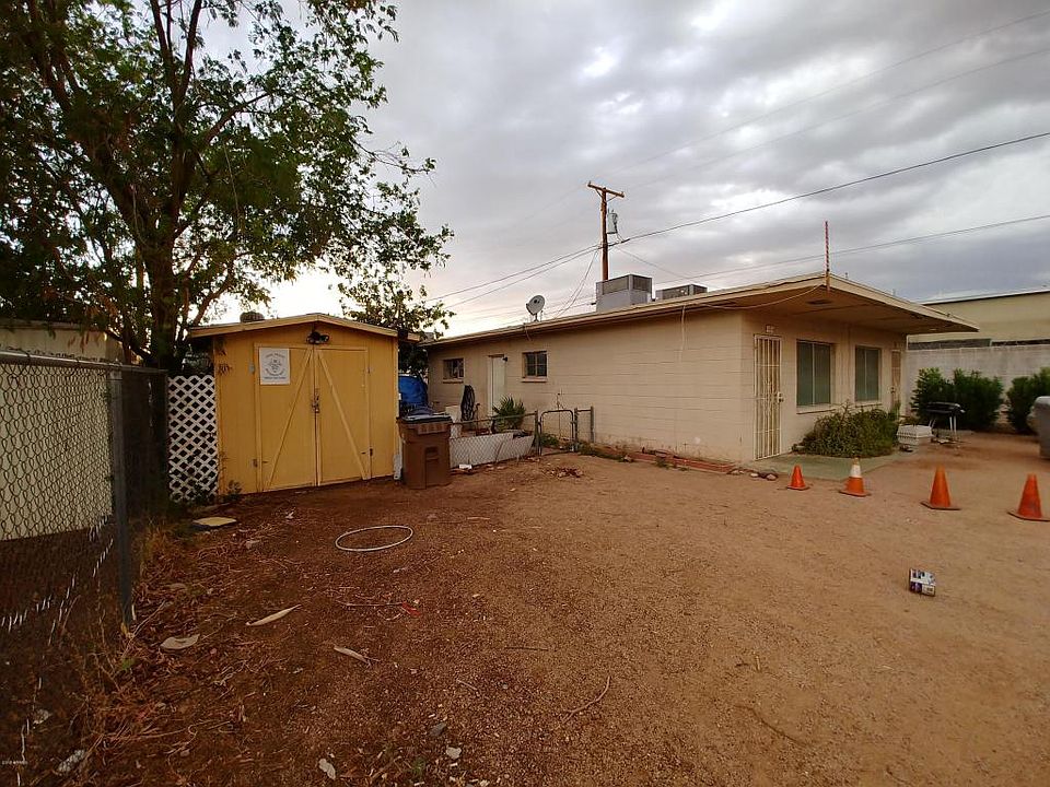 Front of House with Laundry 