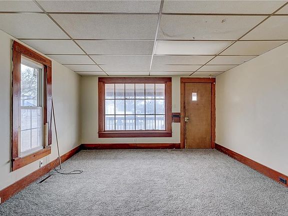 5th image of 703 N Grand St