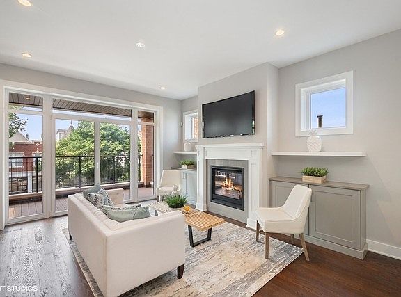 4th image of 4711 N Damen Ave #2S