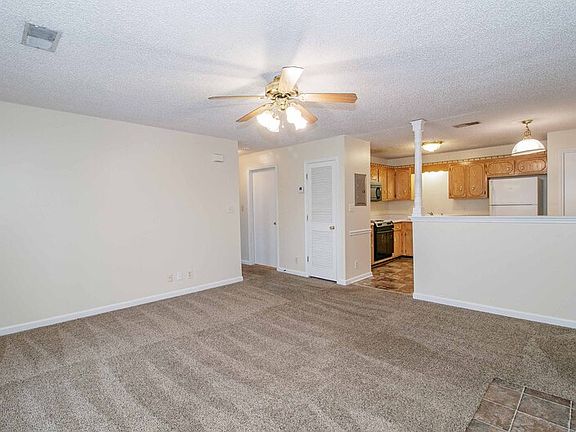 2nd image of 402 E Jack Miller Blvd