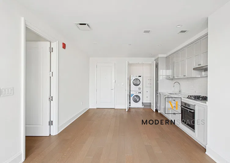 100 Claremont Avenue — Photo 4