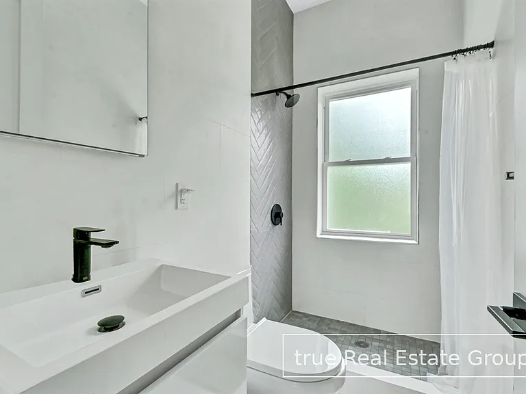 135 S 1st St #3 — Photo 7
