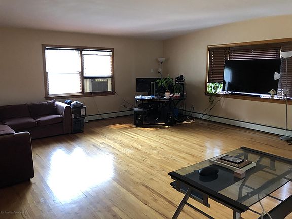 5th image of 372 W Park Ave