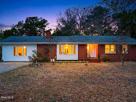 2nd image of 3934 Edgewood Road