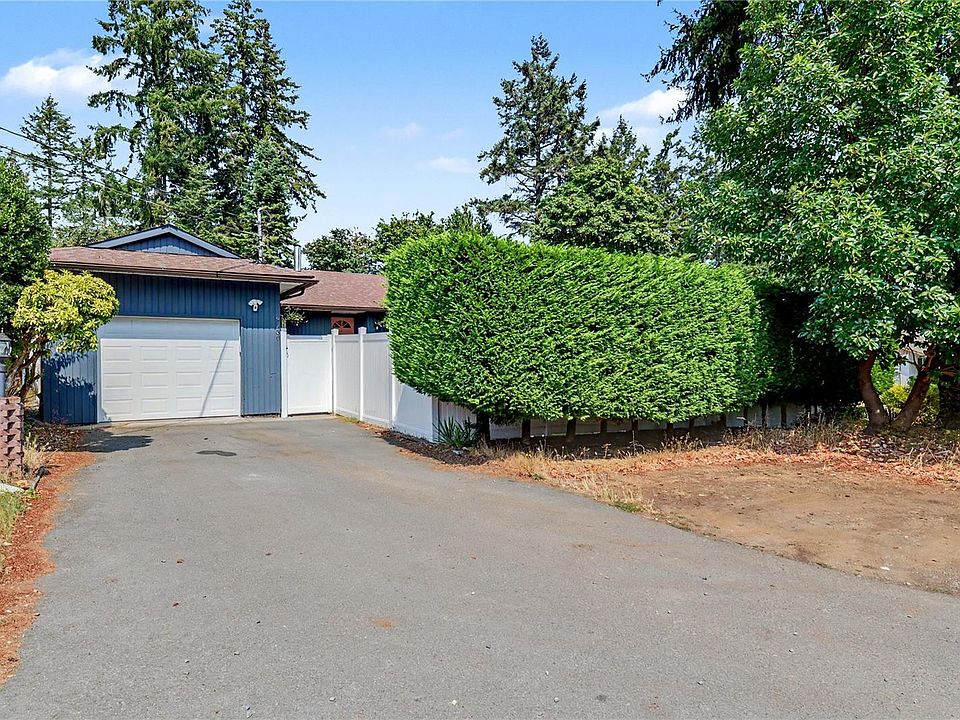1st image of 3730 Departure Bay Rd