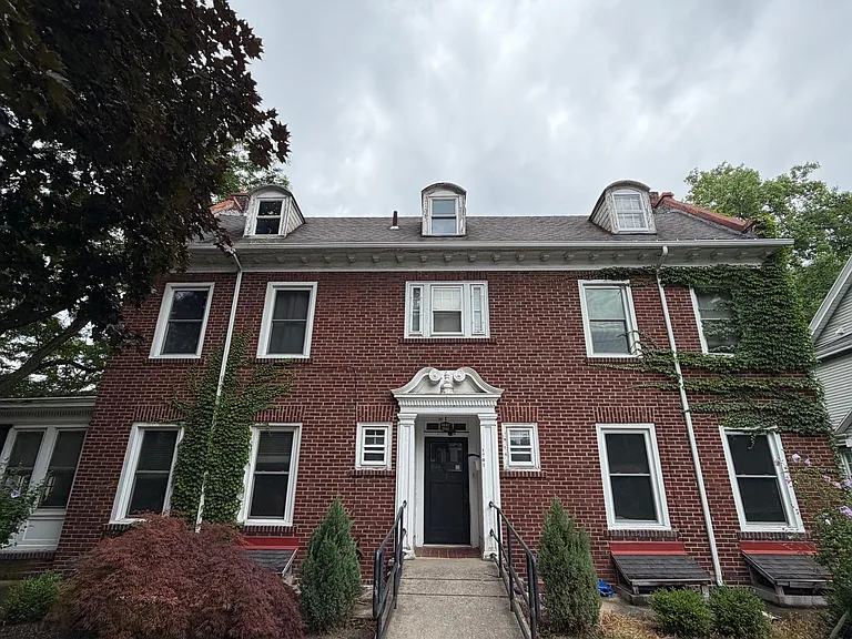 1701 James St — Photo 29