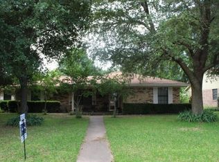 107 W Jeter St, Mabank, TX 75147