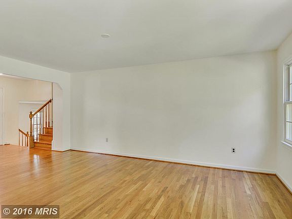 4th image of 12200 Espalier Pl