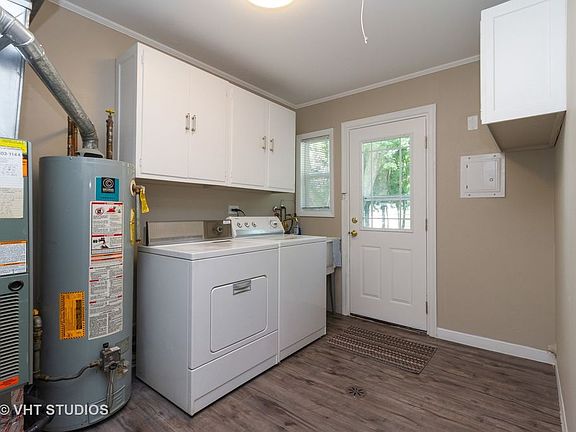 4th image of 353 Blackhawk Dr
