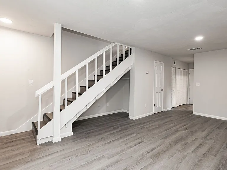 Oak Terrace — Photo 4
