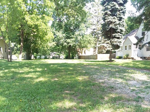 3rd image of 1420 S Dodgion Ave