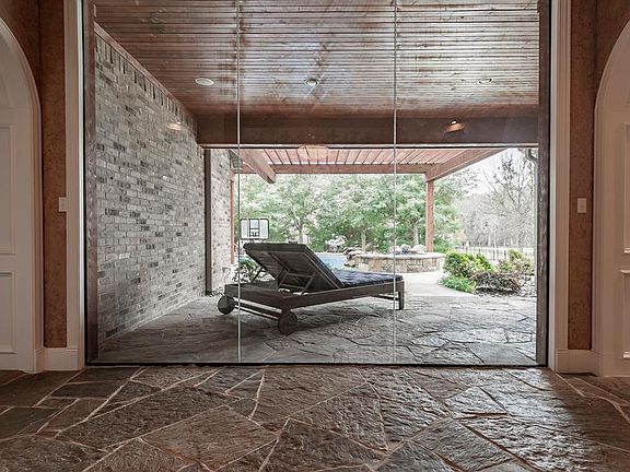 3rd image of 8012 Bella Flora Ct